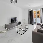 Apartment Spacious Two Bedroom Close To Promenade With Wifi And Ac