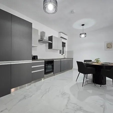 Saphire No 6 * St Paul's Bay