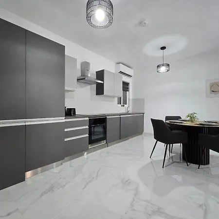 Saphire No 6 * St Paul's Bay